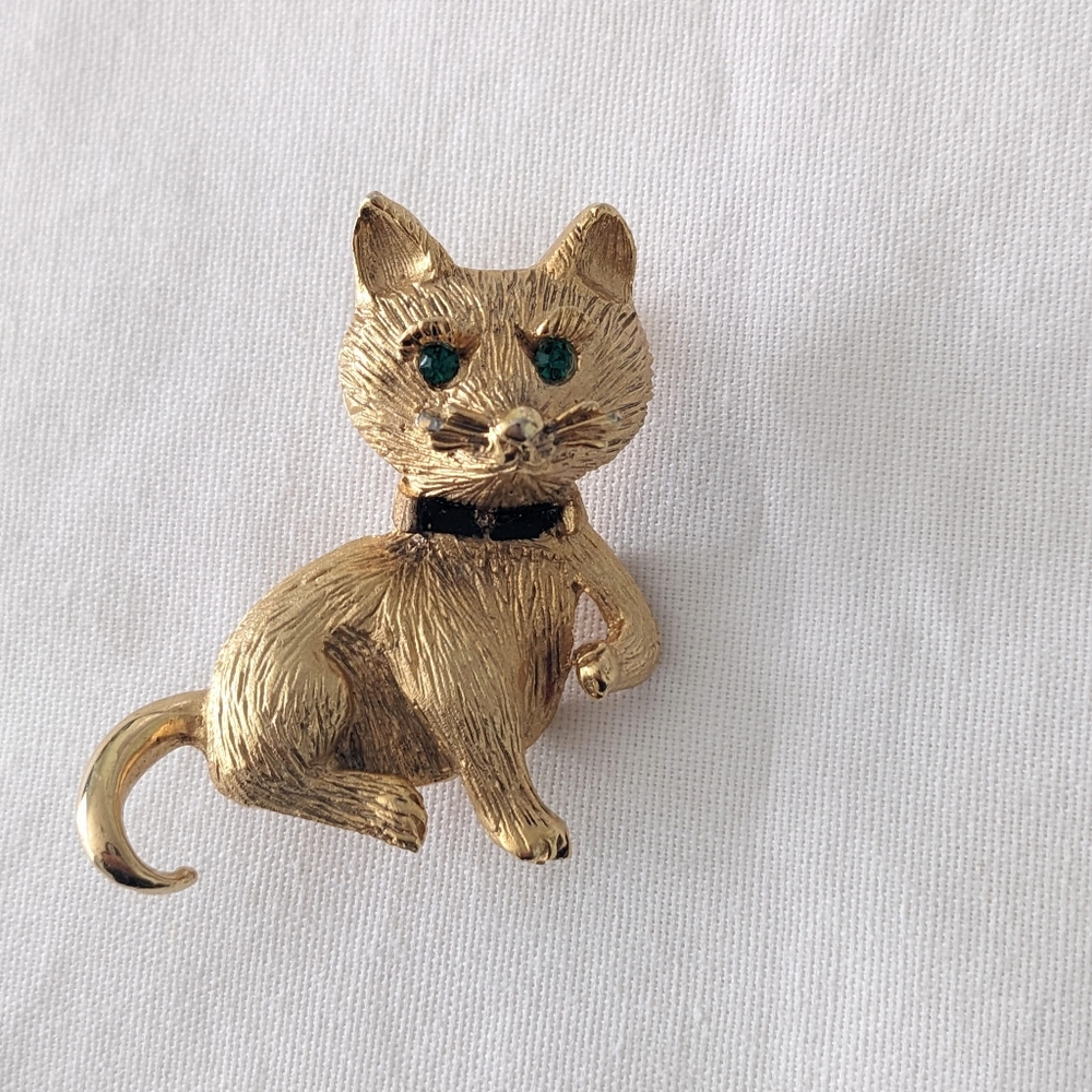 2" Pell Vintage Cat Pin Brooch Gold color w/Green Rhinestone eyes